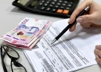 Дніпрянам пояснили, чому можуть скасувати субсидію через авто і покупки