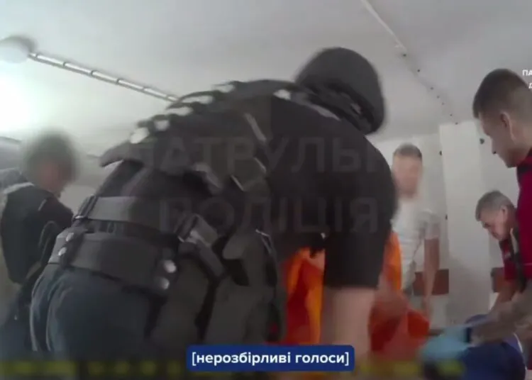 Патрульні оприлюднили відео з місця ворожого удару по Дніпру