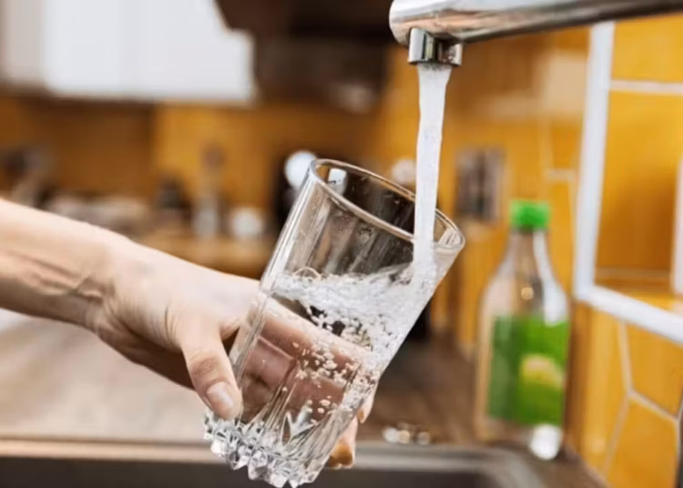Коли у Дніпрі відключать воду в чотирьох районах: як підготуватися