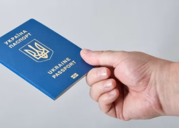 В Україні припинили оформлення паспортів через технічні проблеми у ДМС