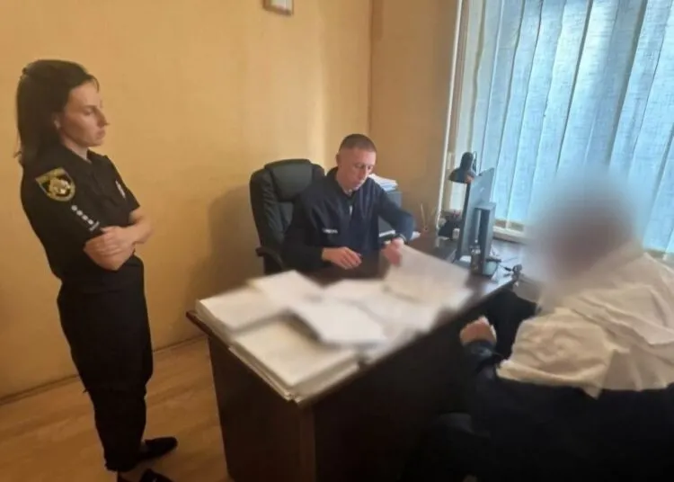 На Дніпропетровщині чоловік поранив дитину, яка каталася на мопеді