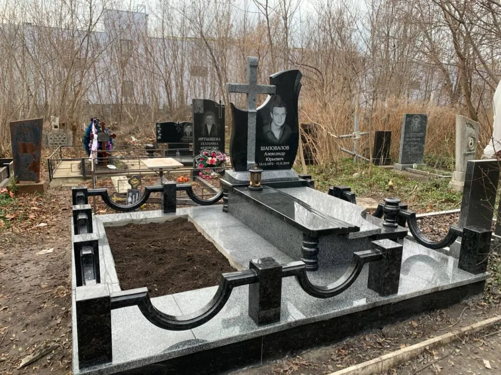 Чому зелений граніт обирають для Героїв України