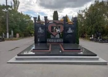 Пам’ятники для воїнів зеленого кольору з Маславки (Маславський граніт)