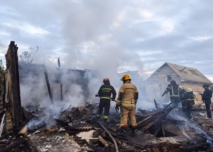 В Дніпрі внаслідок атаки дістали тіло з-під завалів будинку