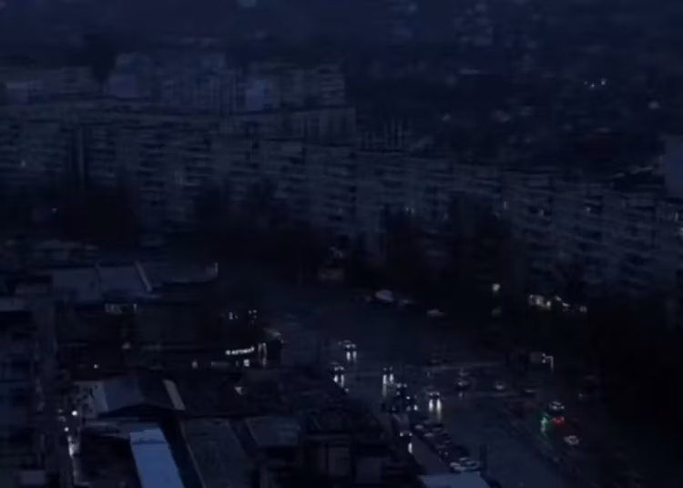 В Дніпрі відновили світло і воду після атак: яка ситуація зараз